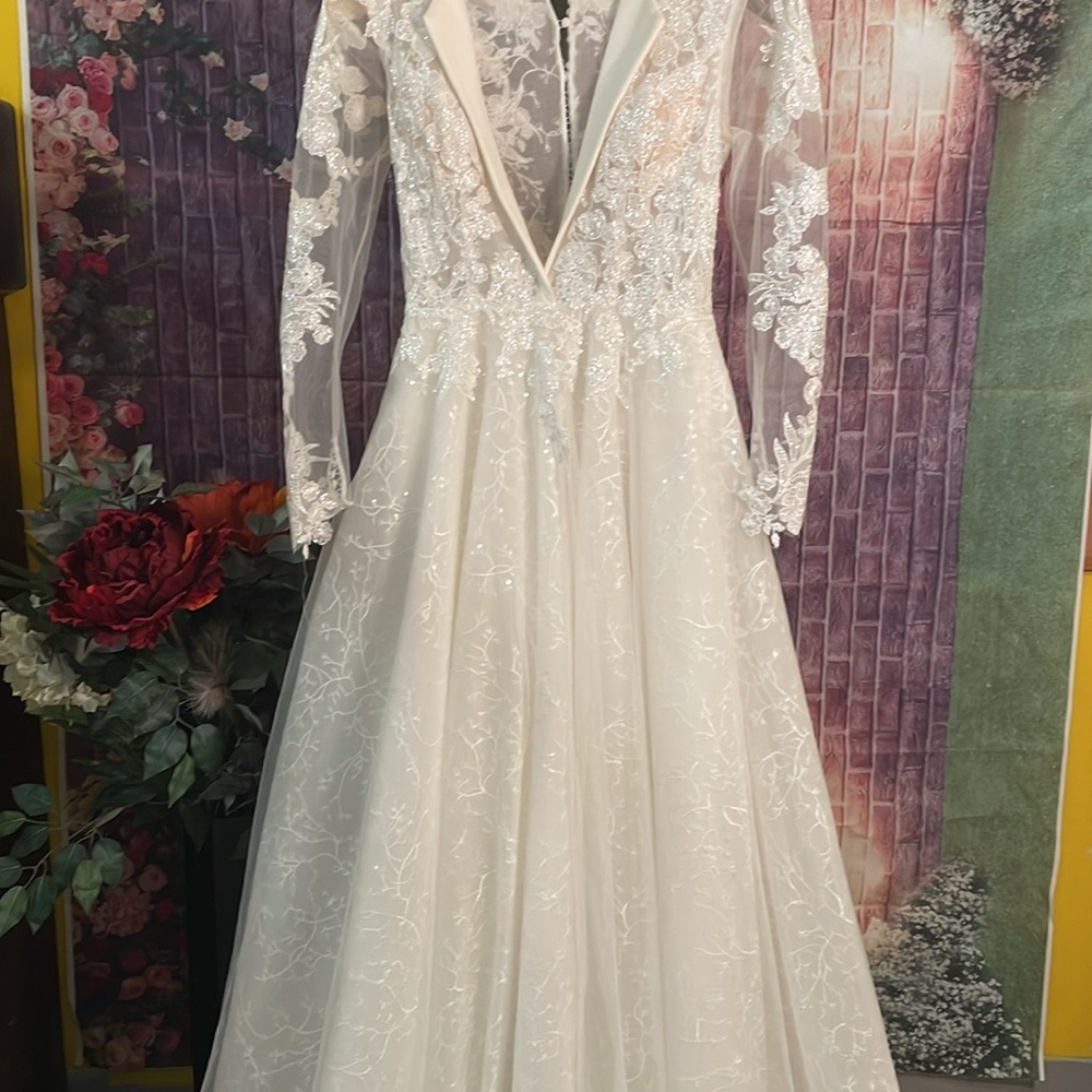 Elegant Lace Wedding Dress
